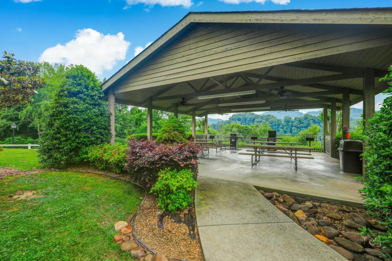 Livin It Up Whispering Pines 632 Apartment Pigeon Forge Luaran gambar
